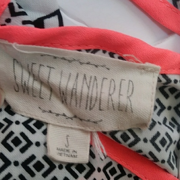 Sweet Wanderer Romper  S - Picture 6 of 6